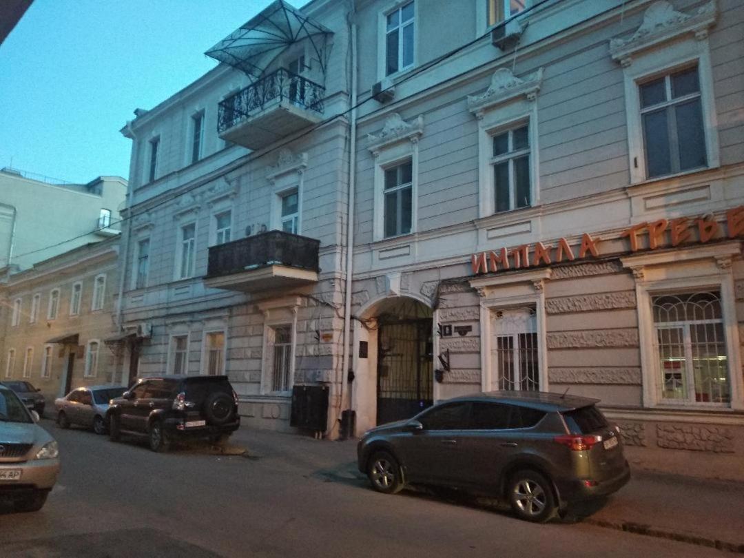 White Door Apartments Mansard Heart Of Odessa 2 Eksteriør billede